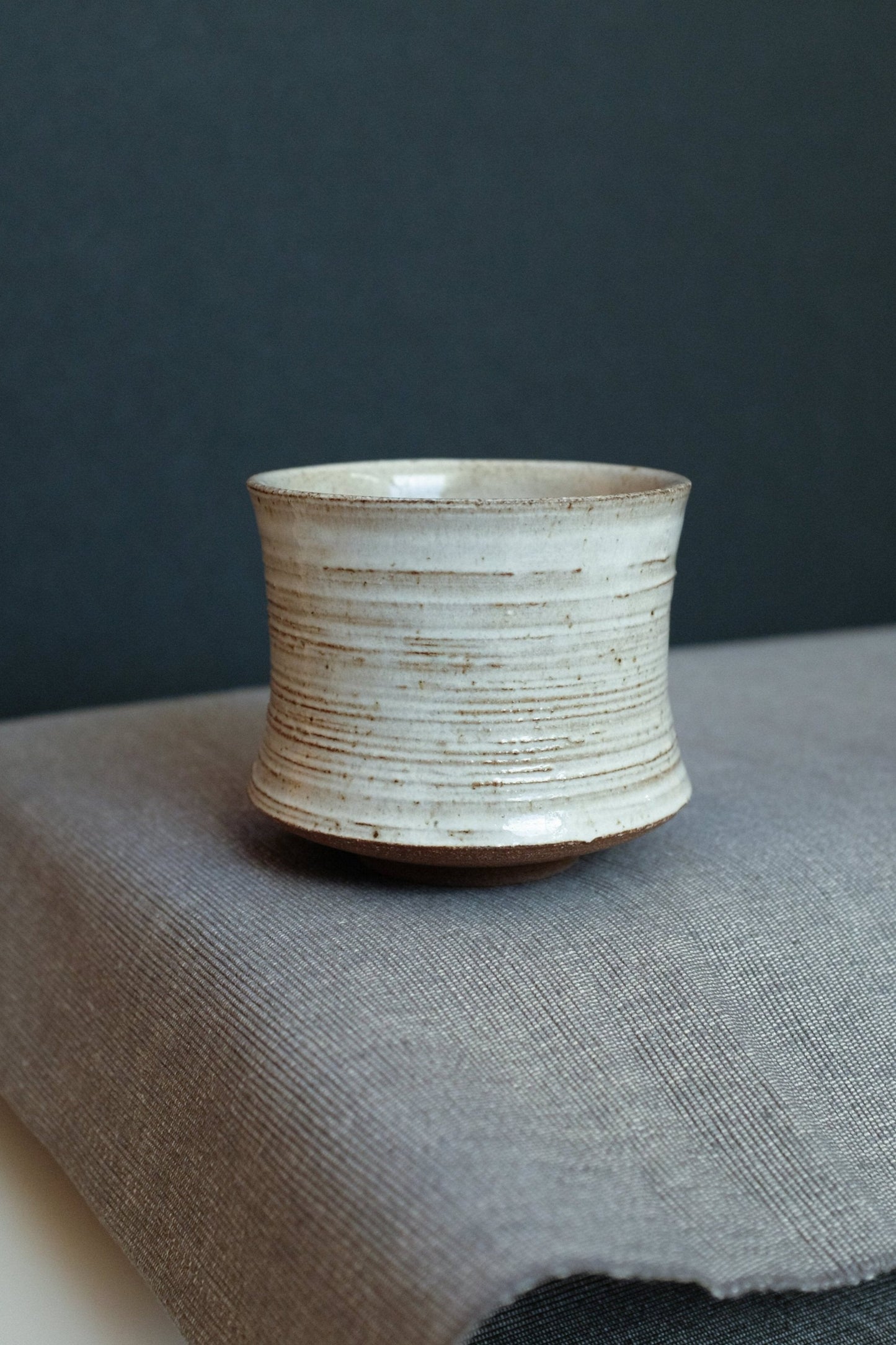 CURVED CUP - WHITE